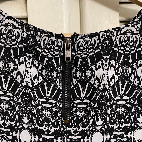 Charlie Jade Blouse - Picture 3 of 5